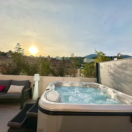 Διαμέρισμα Le Penthouse De 220m2 - Jacuzzi - 3 Parkings - Climatisation - Terrasse Μεντόν