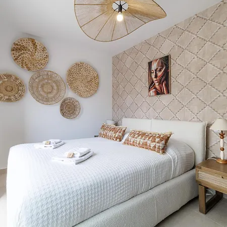 L'elysium - Exceptional 220 Sqm Penthouse - Private Terrace & Jacuzzi - Ac - 3 Parking Spaces Apartamento *