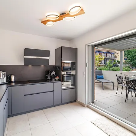 Le Penthouse De 220m2 - Jacuzzi - 3 Parkings - Climatisation - Terrasse *