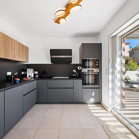Le Coq Elysium - Exceptional 220 Sqm Penthouse - Private Terrace & Jacuzzi - Ac - 3 Parking Spaces Apartament