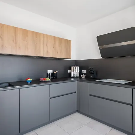 Apartament Le Coq Elysium - Exceptional 220 Sqm Penthouse - Private Terrace & Jacuzzi - Ac - 3 Parking Spaces *