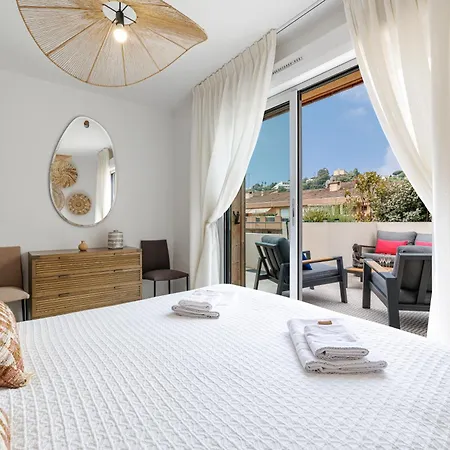 Le Penthouse De 220m2 - Jacuzzi - 3 Parkings - Climatisation - Terrasse