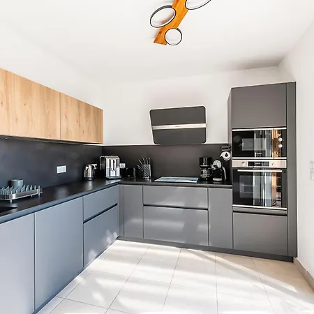 L'elysium - Exceptional 220 Sqm Penthouse - Private Terrace & Jacuzzi - Ac - 3 Parking Spaces Apartman Menton